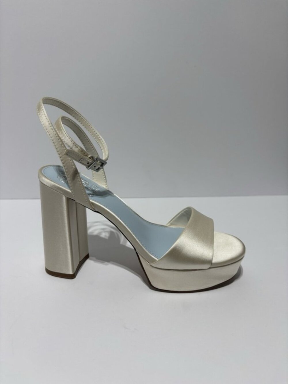 Vince Camuto Women’s Pendry Off White Block Heel Sandals, Size 6.5 M